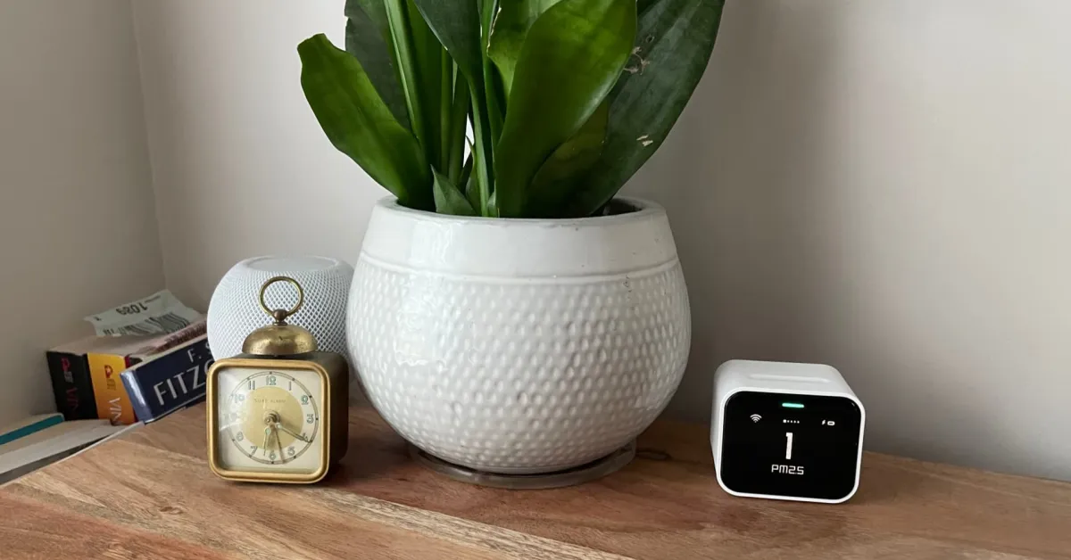 Qingping Air Monitor Lite review showing retro design and Apple Home integration