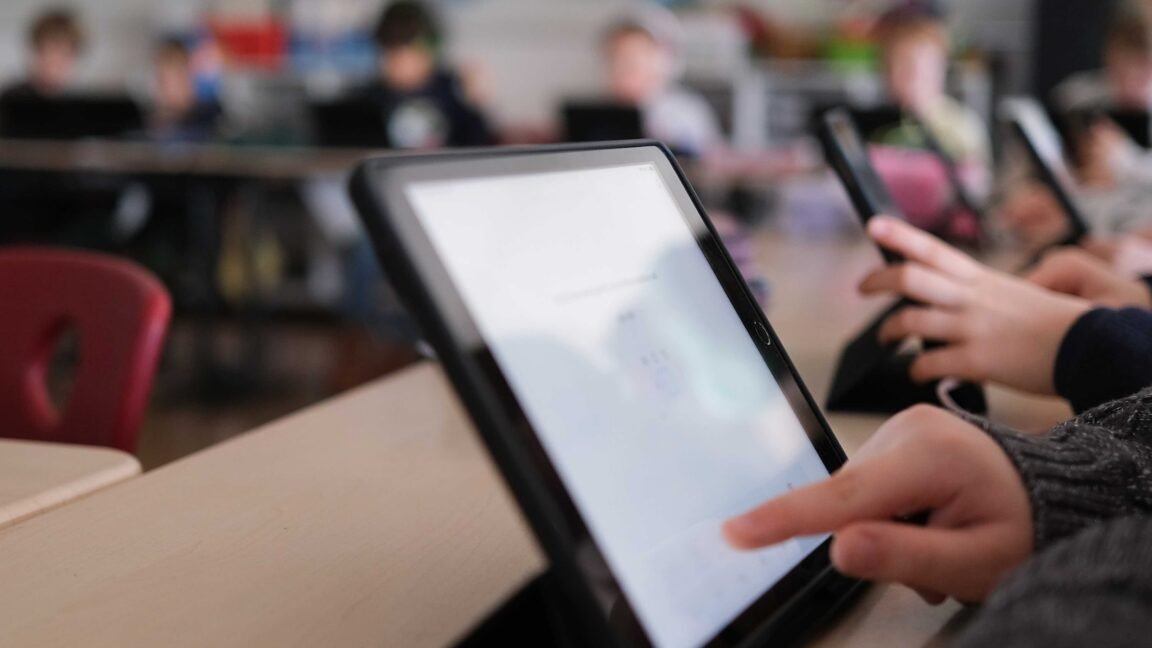 FCC E-Rate program proposal to cut funding for school and library internet access