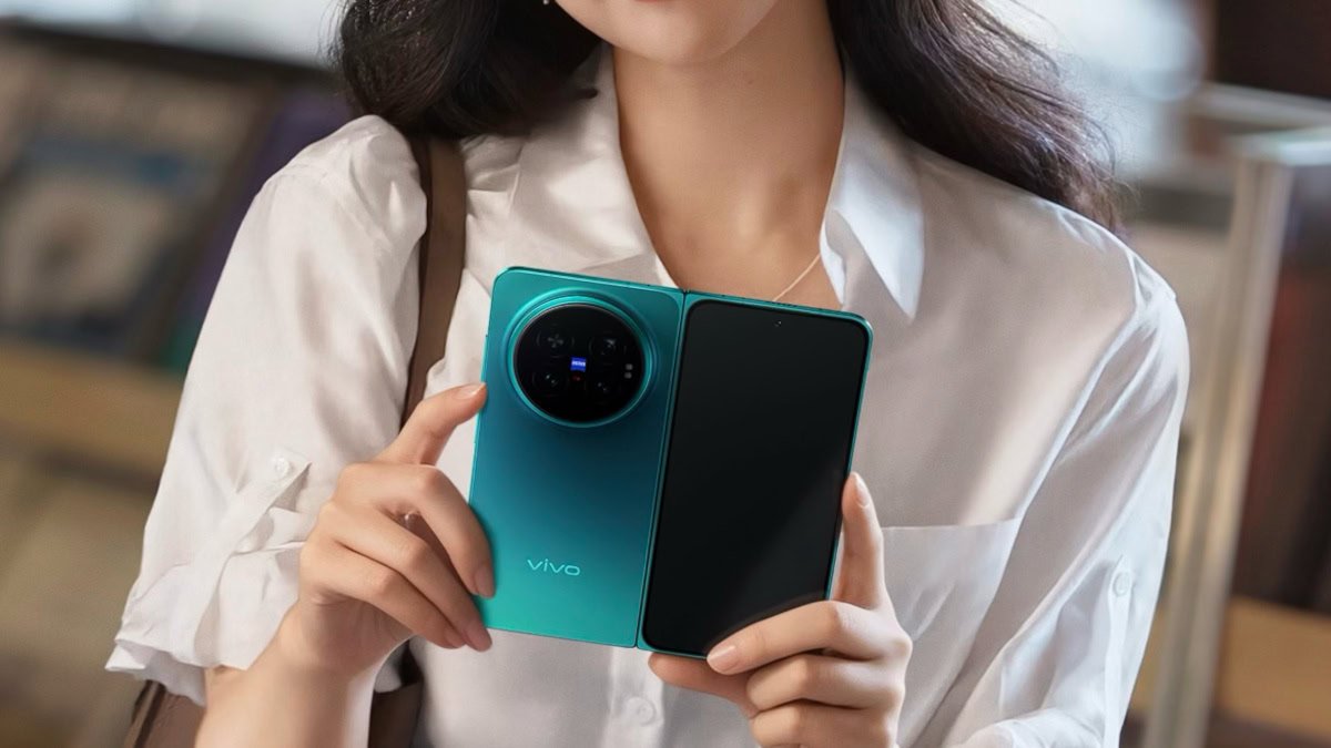 Vivo X Fold 6 smartphone with large battery icon
